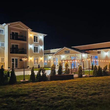 Pensiunea Queen Remetea Mare Exterior photo