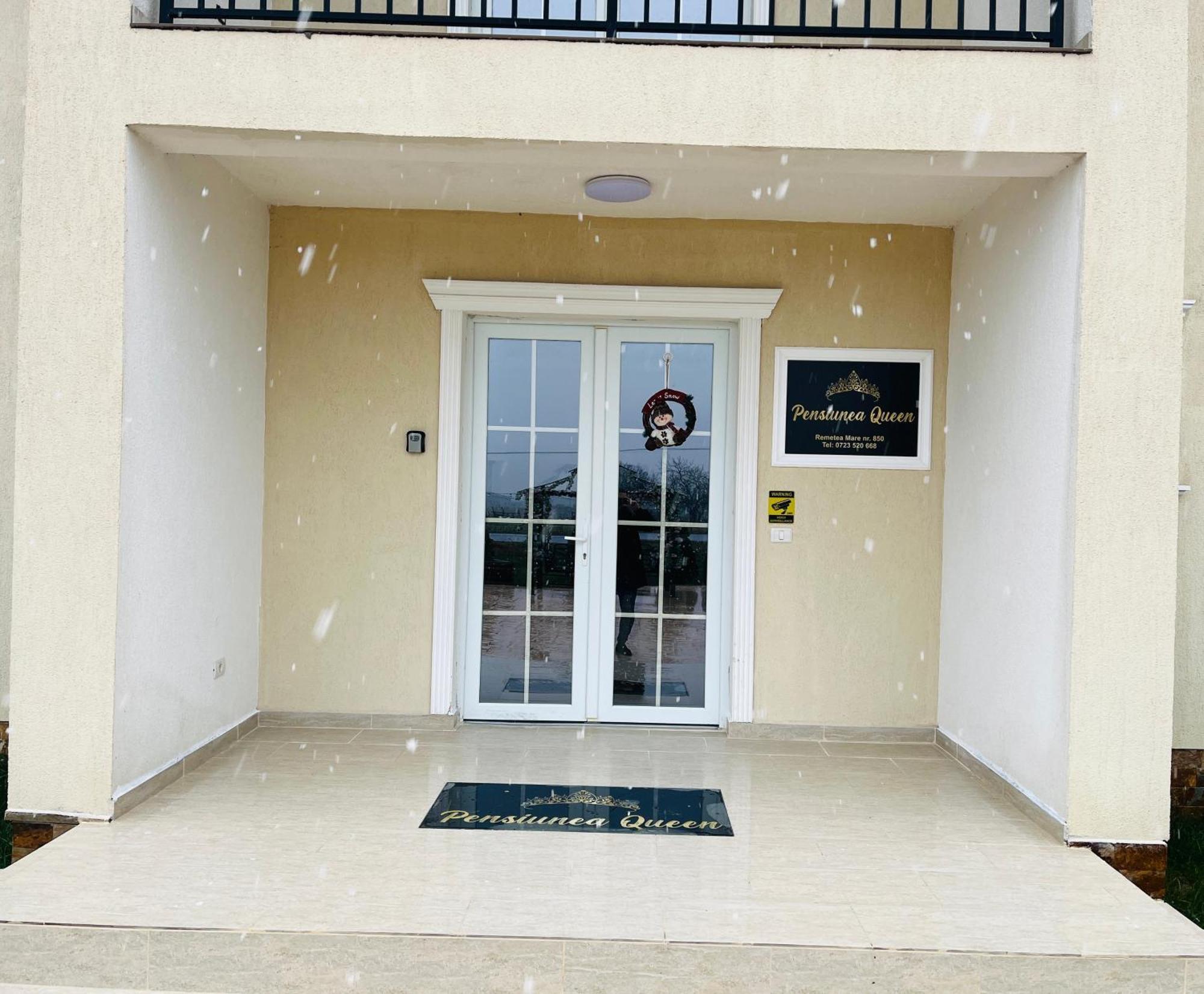 Pensiunea Queen Remetea Mare Exterior photo